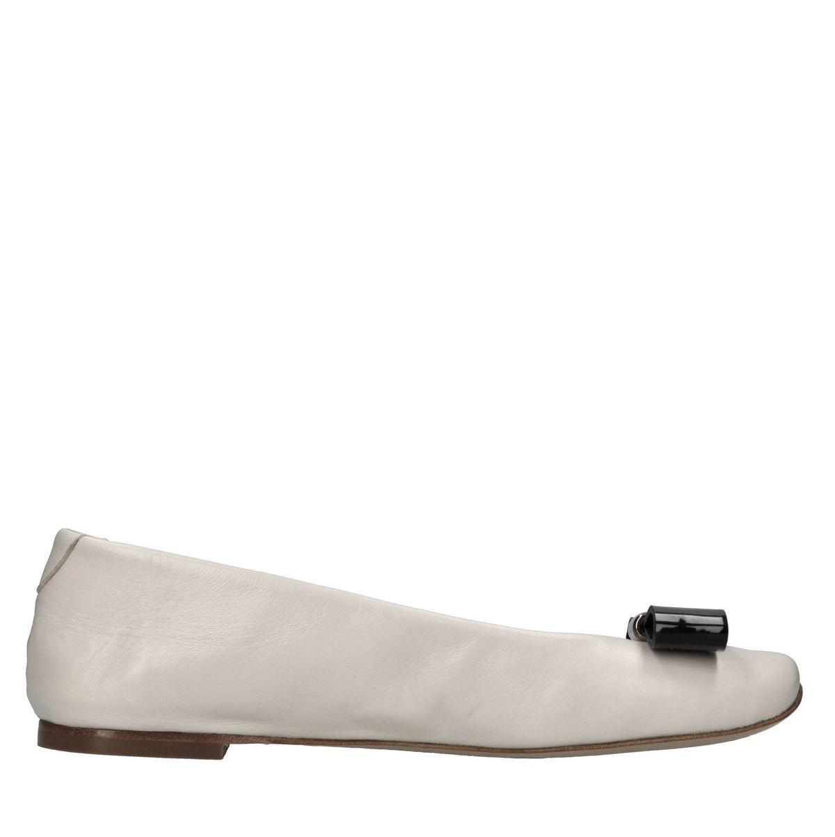 Ballerine in pelle con fiocco in vernice 