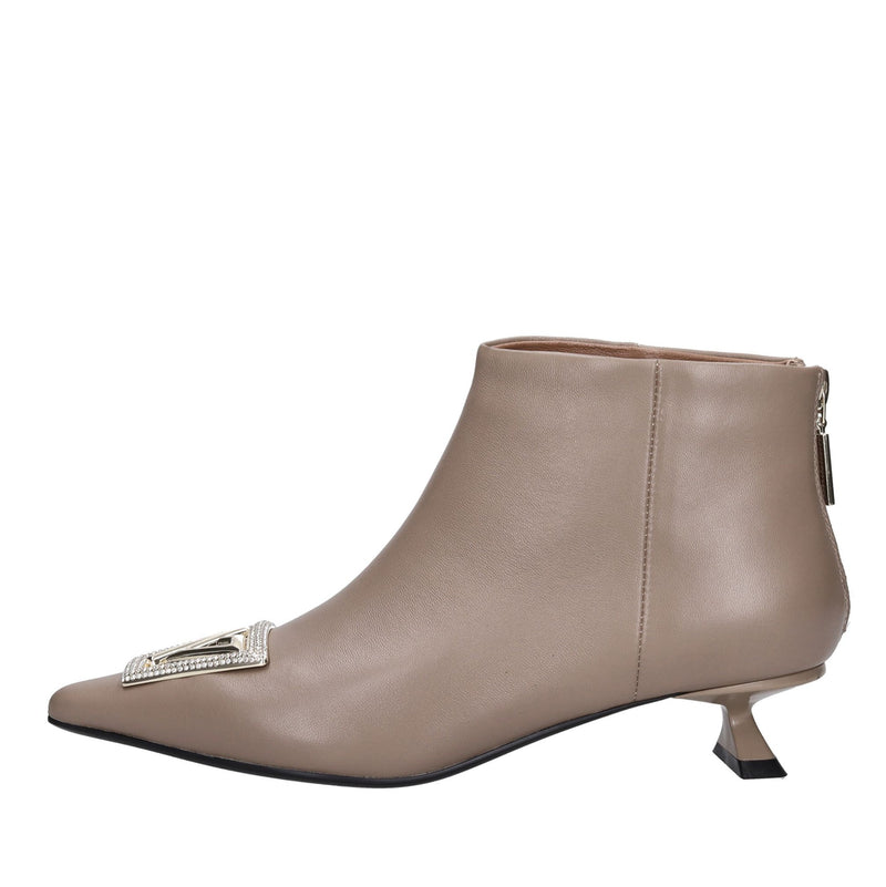 Stivaletto in pelle 