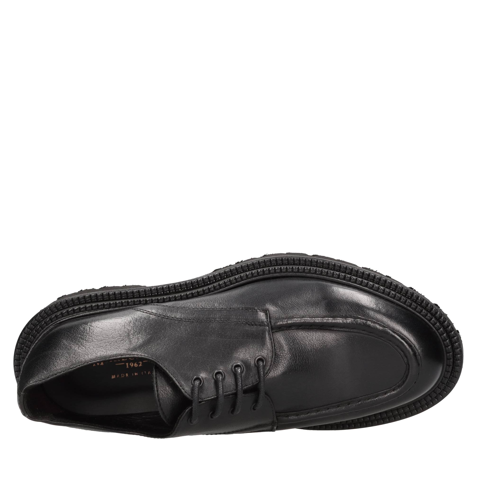 Stringate in pelle 