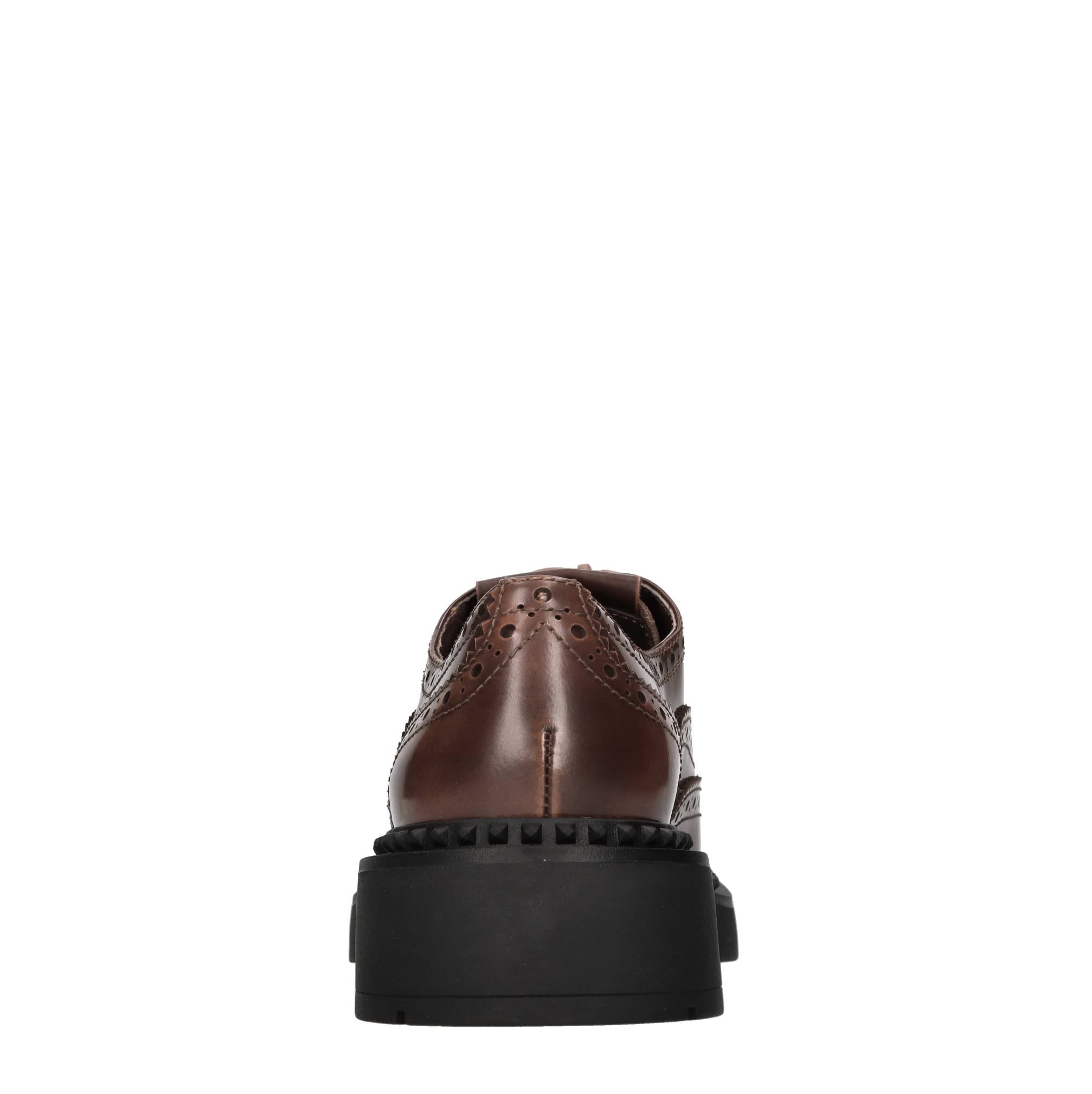 Stringate in pelle 