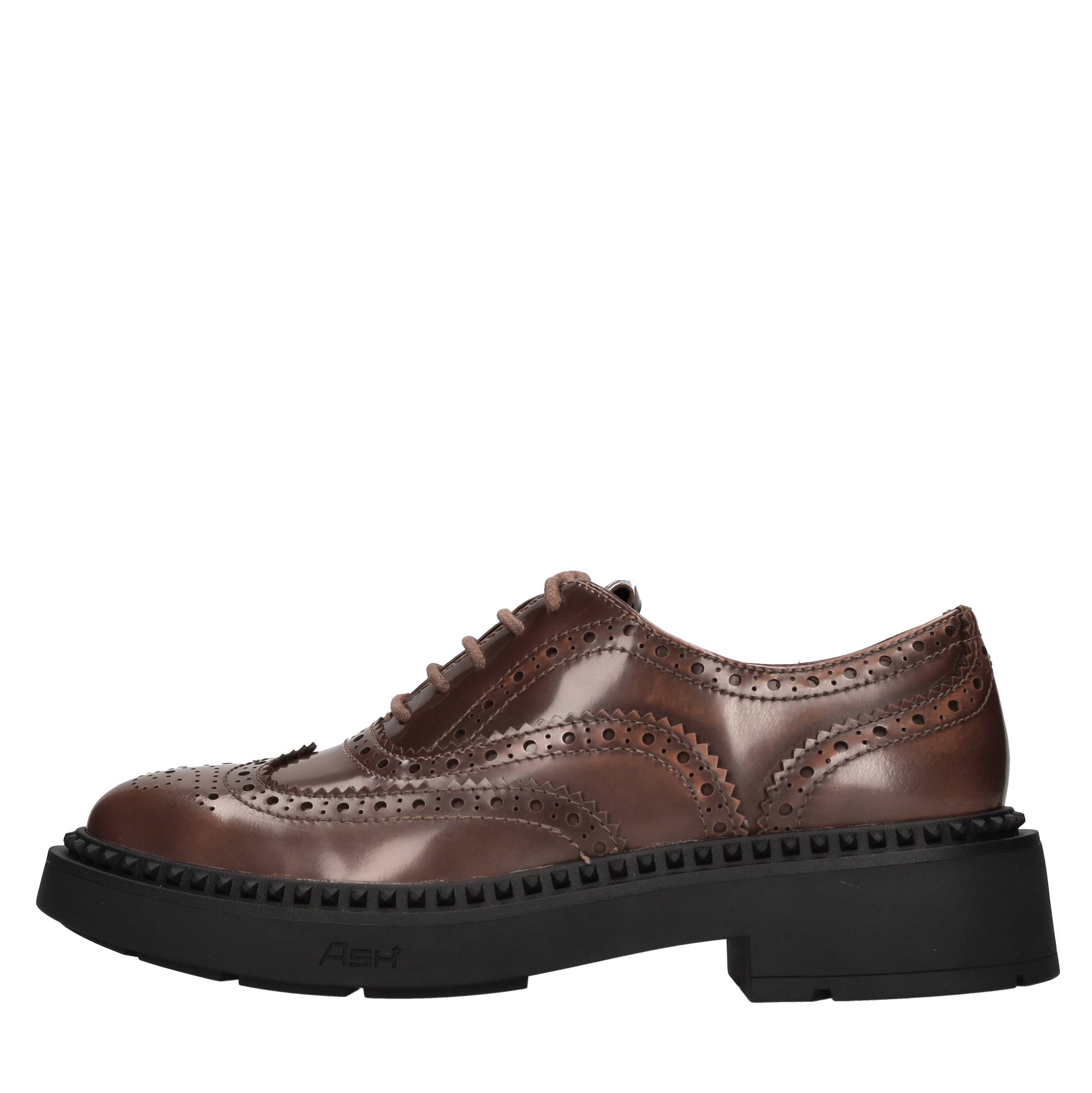 Stringate in pelle 