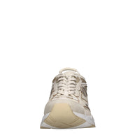 Sneakers in pelle e tessuto 