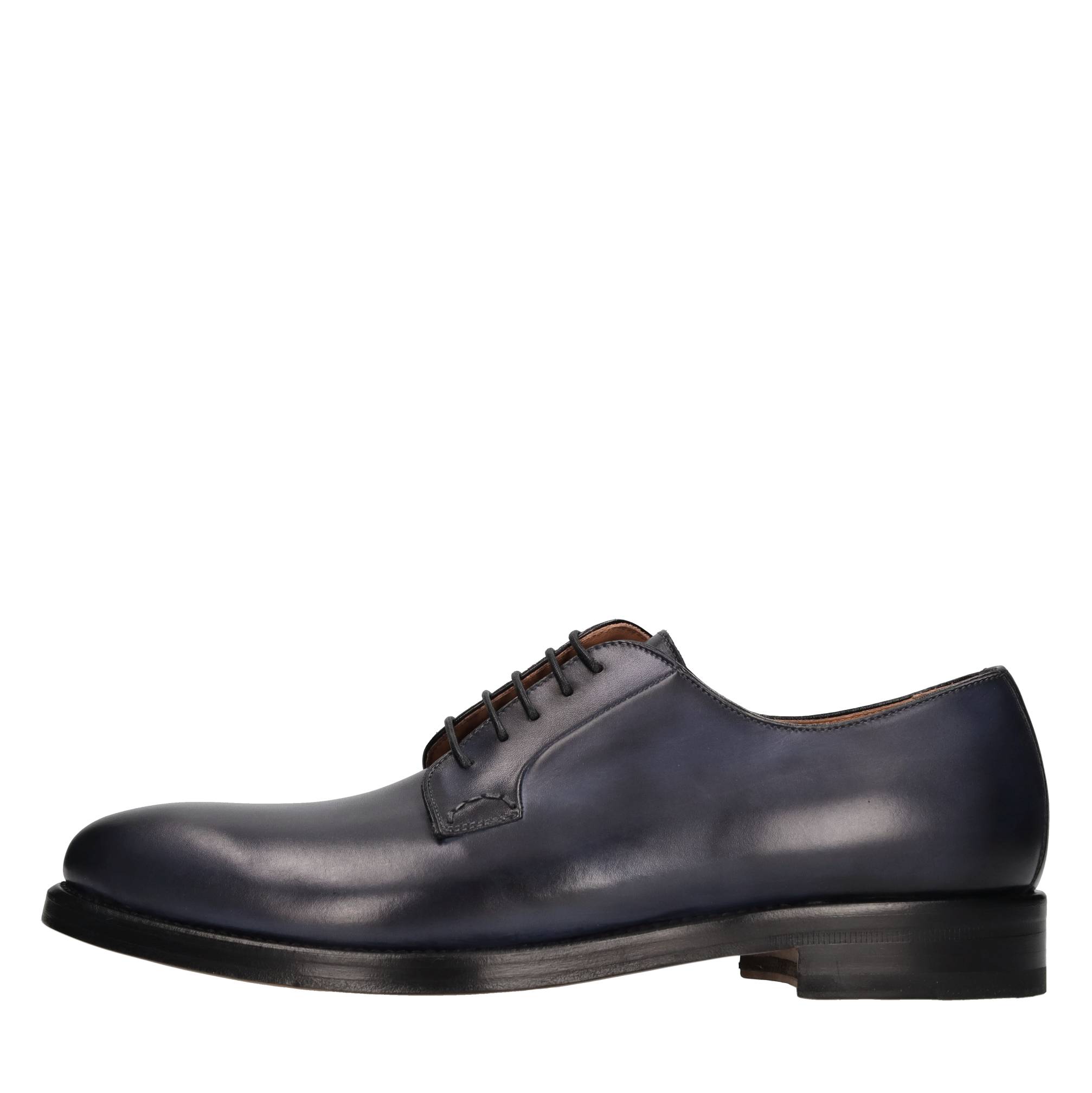 Stringate in pelle 