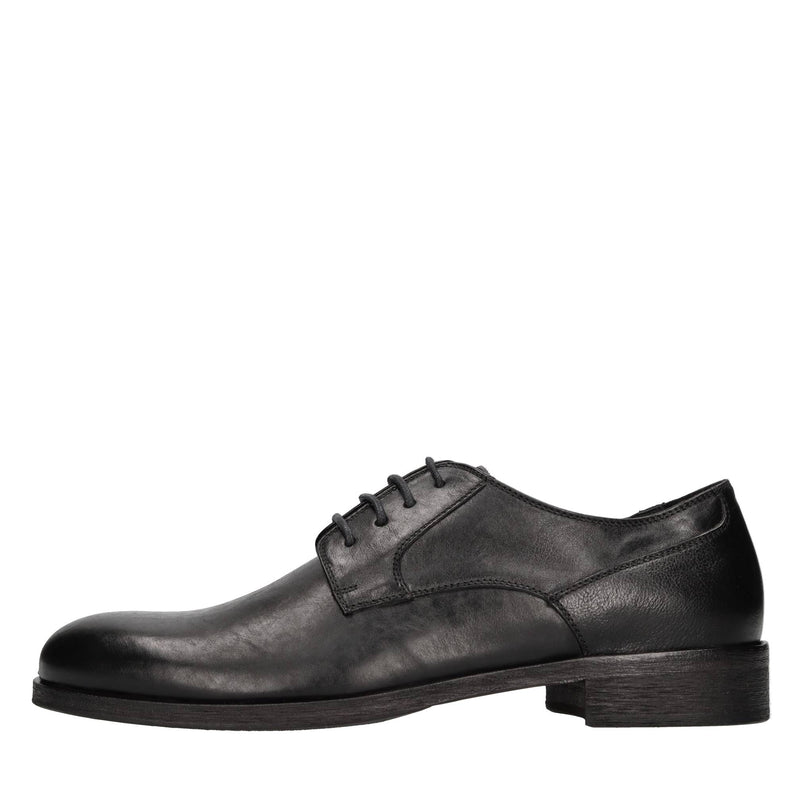 Stringate in pelle 