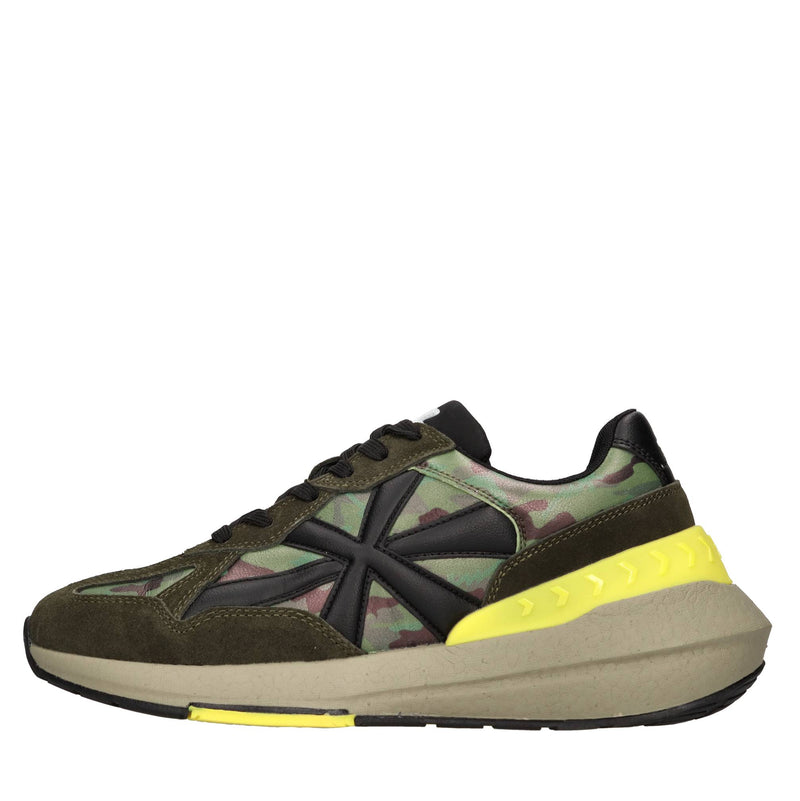 Sneakers in pelle e tessuto 