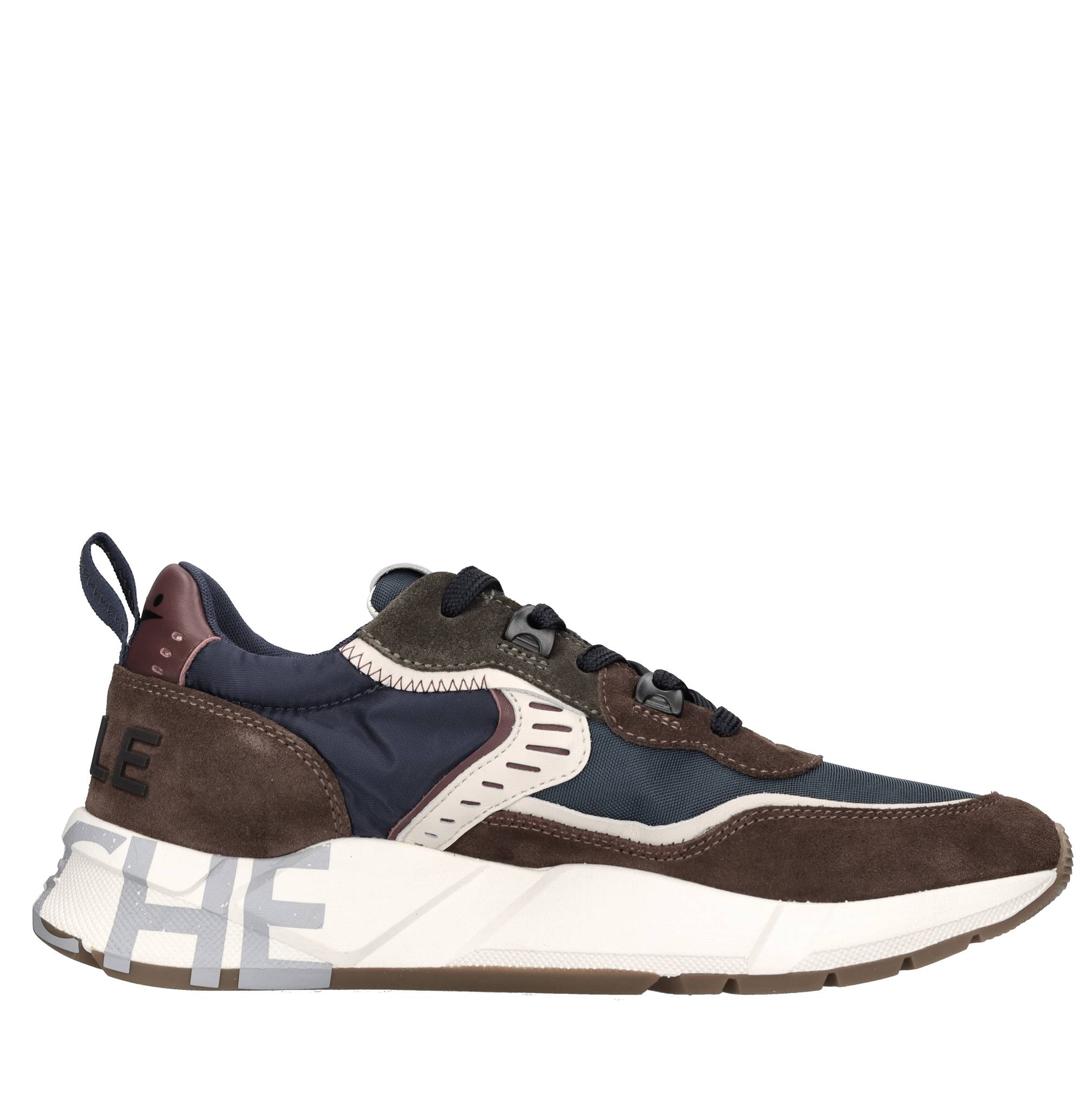 Sneakers in camoscio e tessuto 