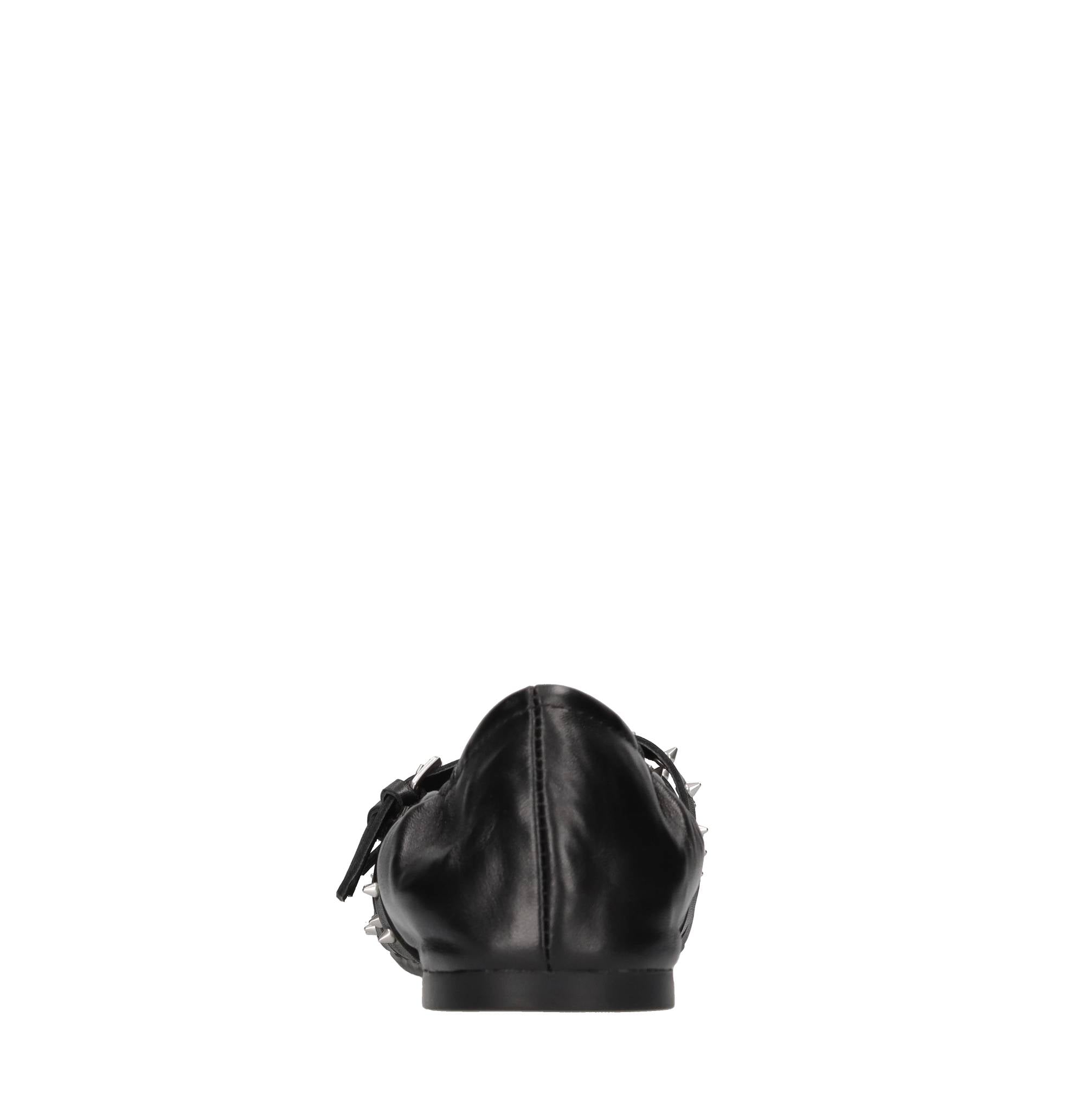 Ballerine in pelle con borchie 