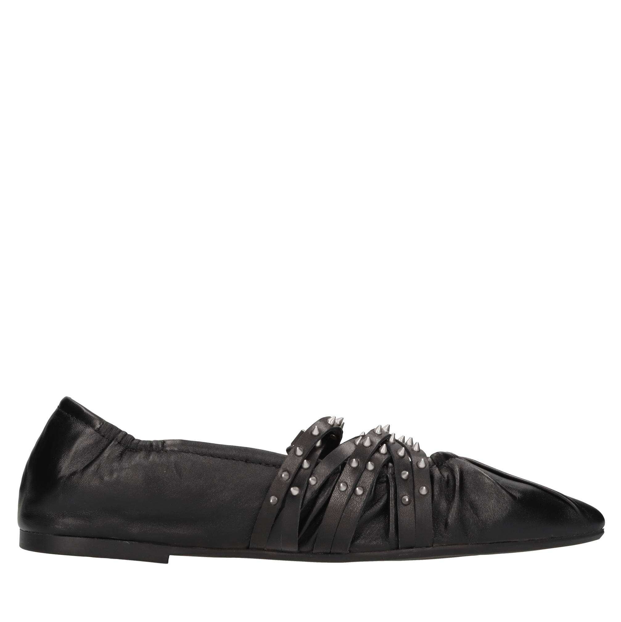 Ballerine in pelle con borchie 