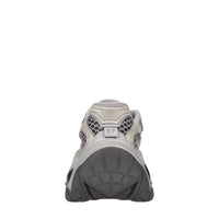 Sneakers in camoscio e tessuto 