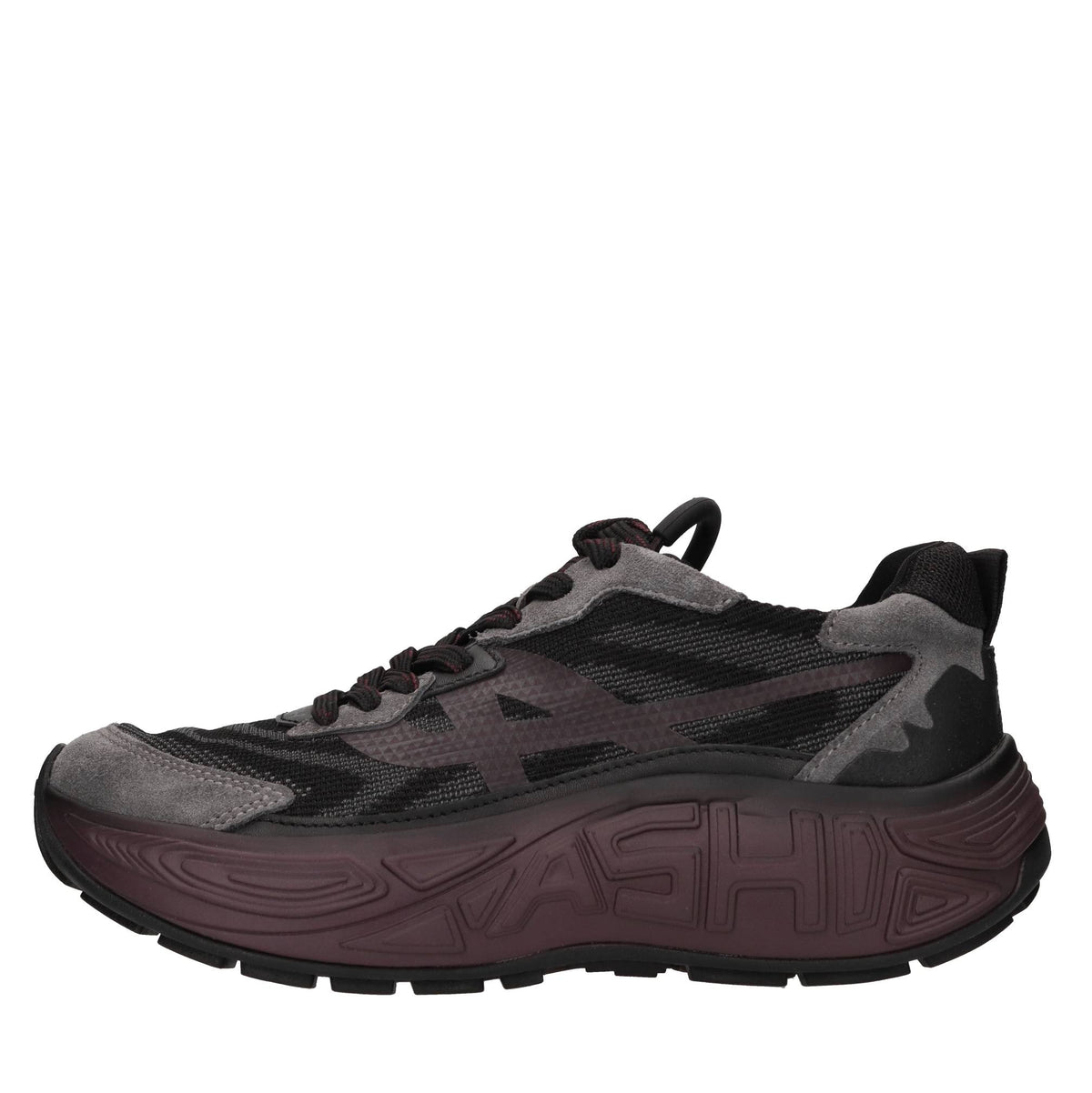 Sneakers in camoscio e tessuto 
