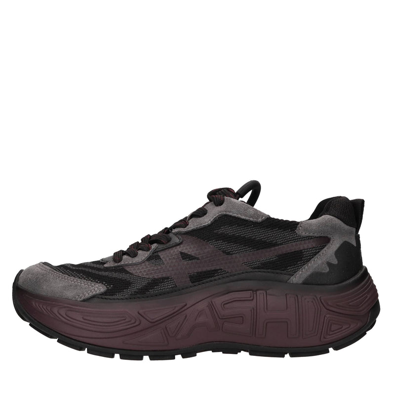Sneakers in camoscio e tessuto 