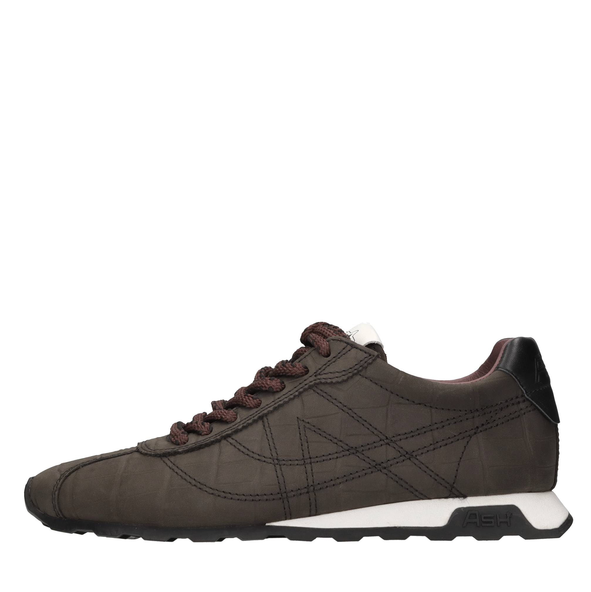 Sneakers in nabuk 