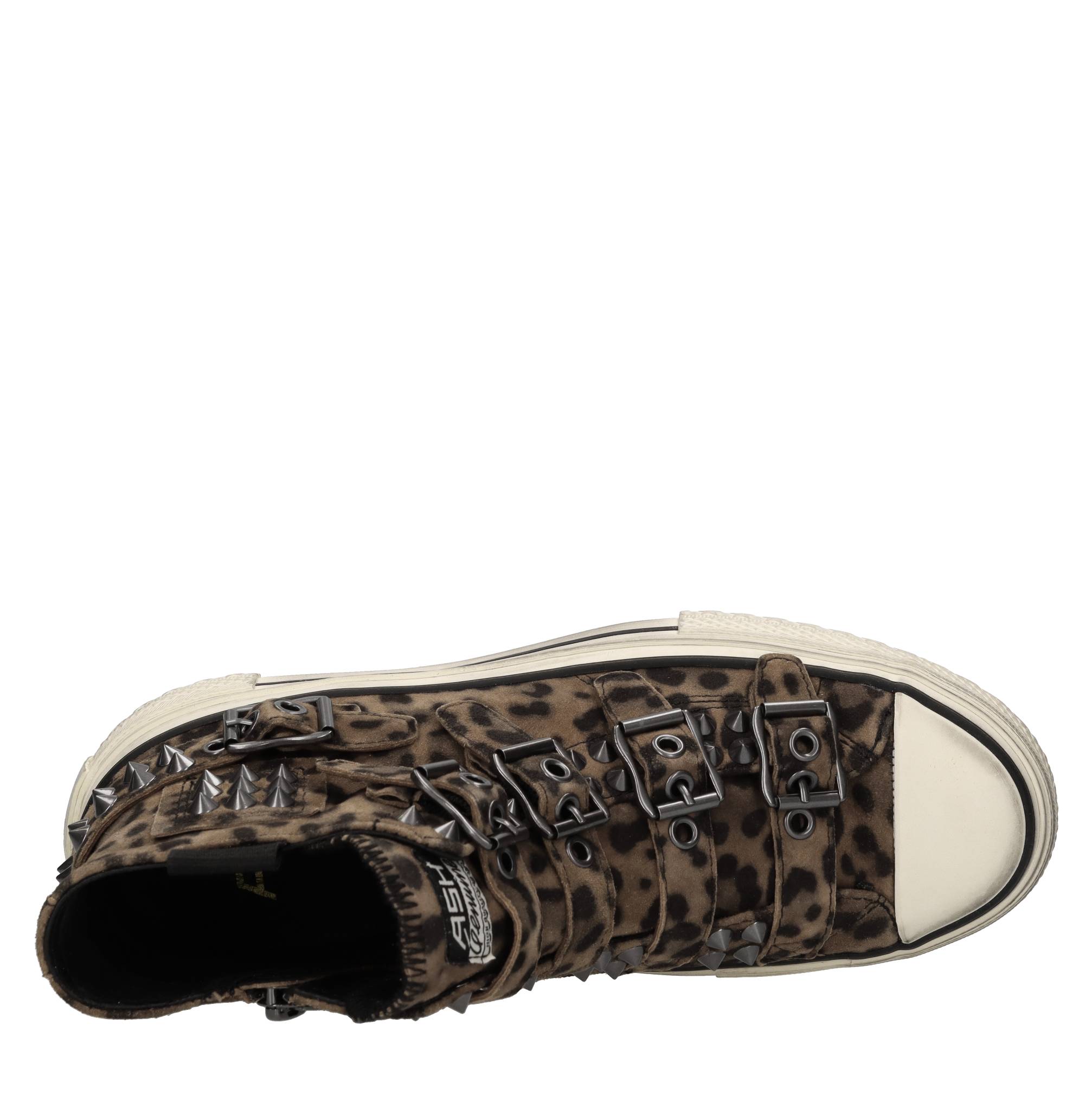 Sneakers in camoscio con borchie 