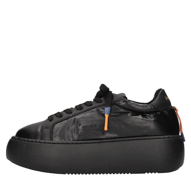 Sneakers in pelle e tessuto 