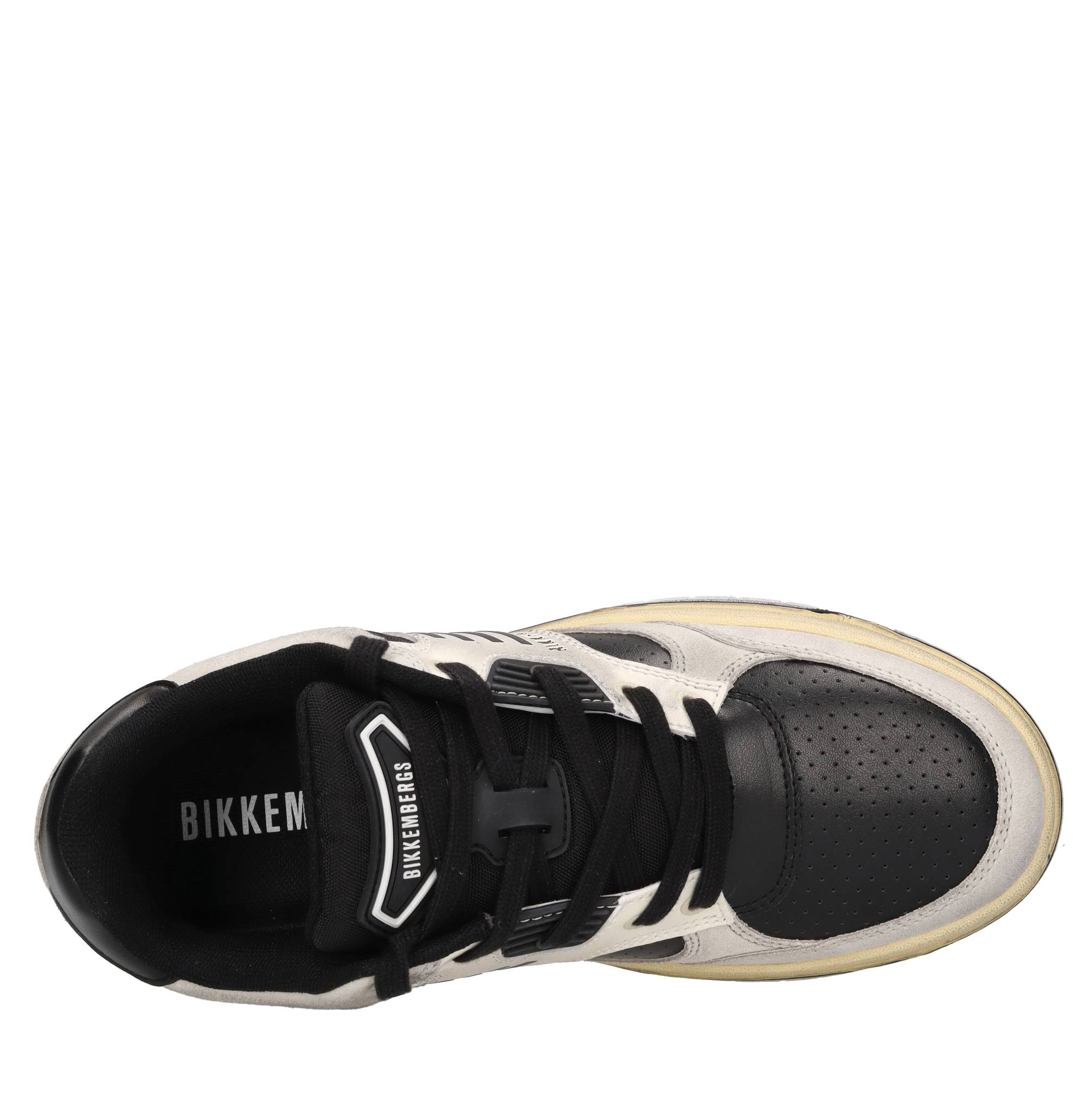 Sneakers in pelle,ecopelle e tessuto 
