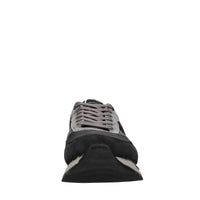 Sneakers in camoscio e tessuto 