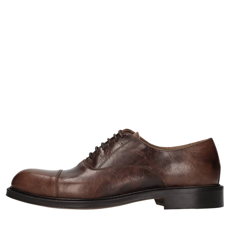 Stringate in pelle 
