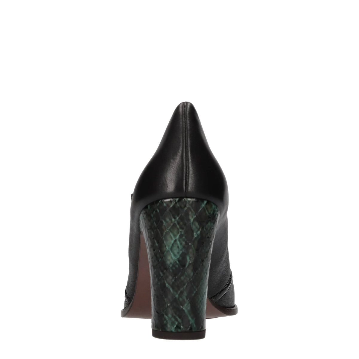 Décolleté in pelle. 