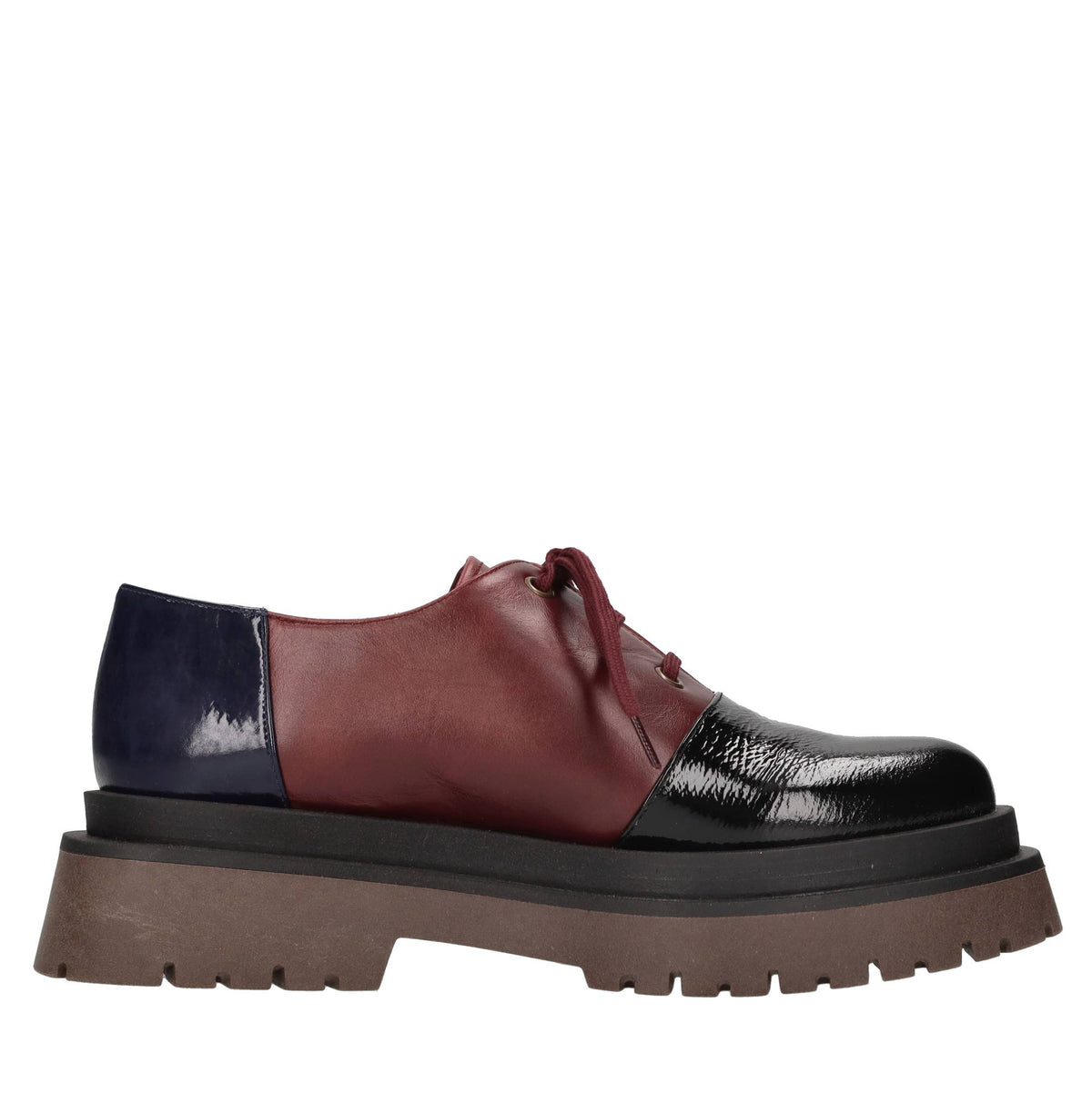 Stringate in pelle 