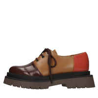 Stringate in pelle 