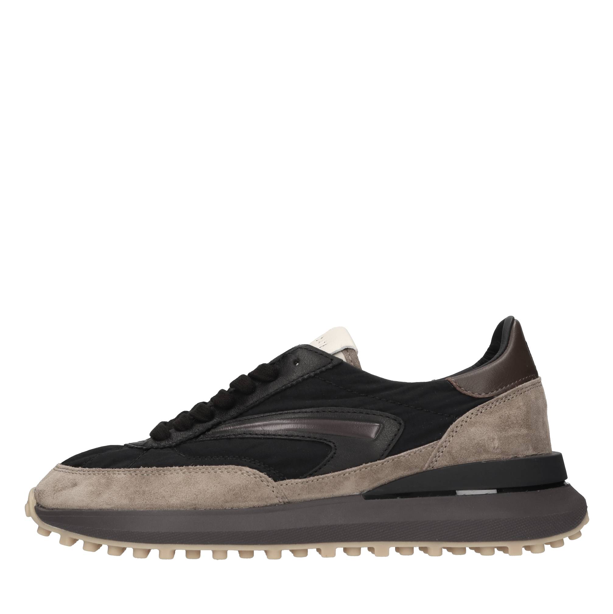 Sneakers in camoscio e tessuto 