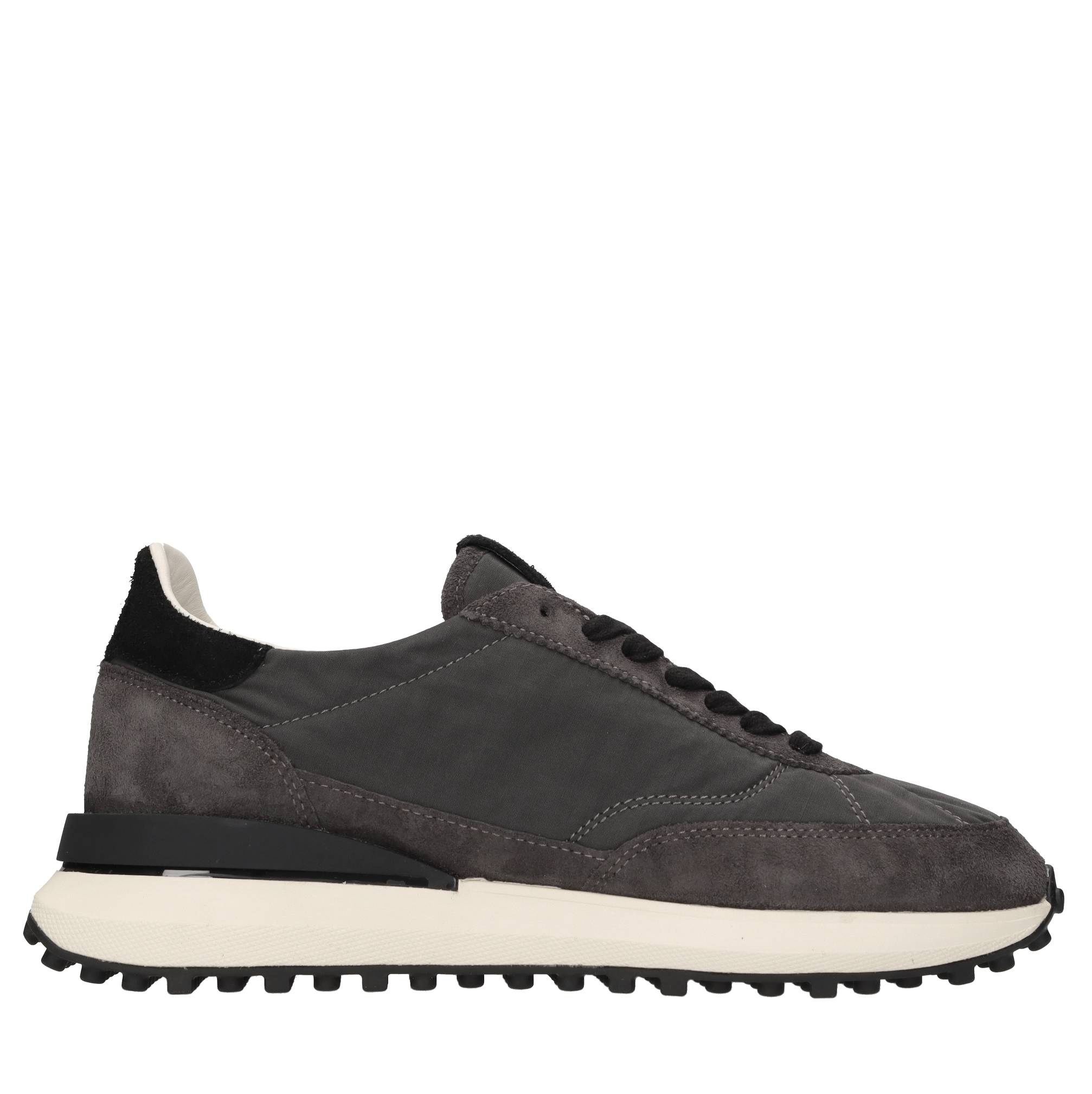 Sneakers in camoscio e tessuto 