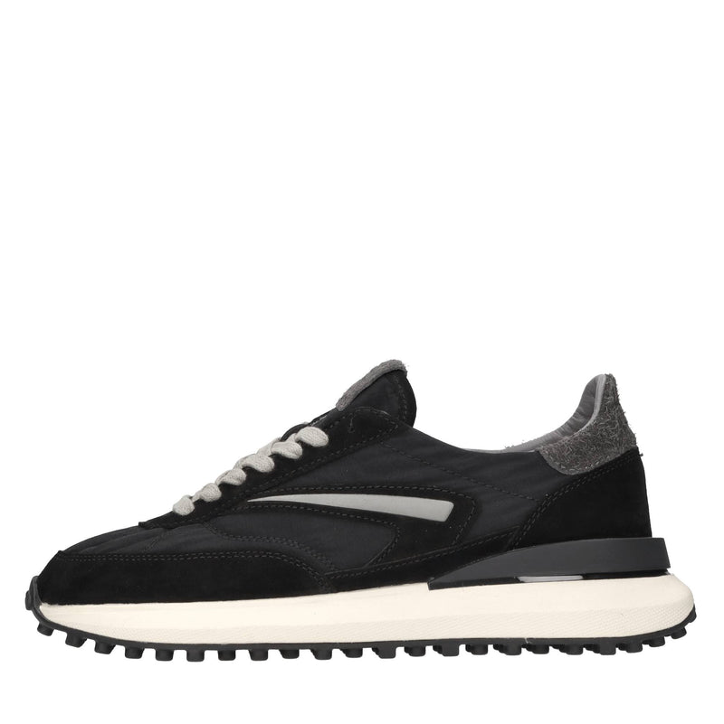 Sneakers in camoscio e tessuto 