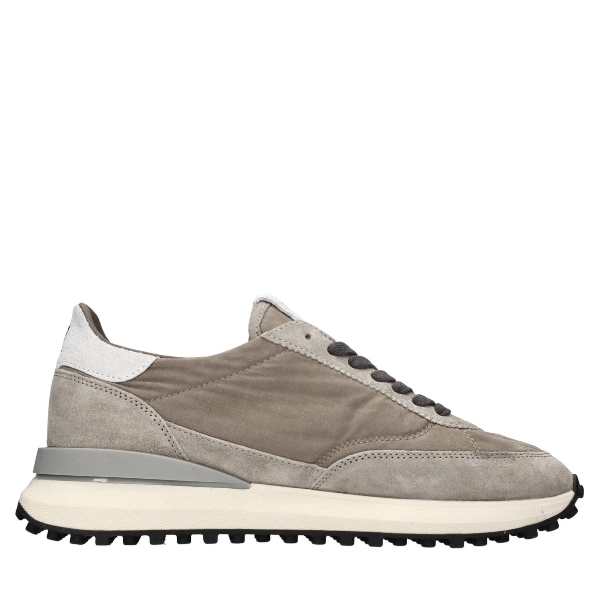 Sneakers in camoscio e tessuto 