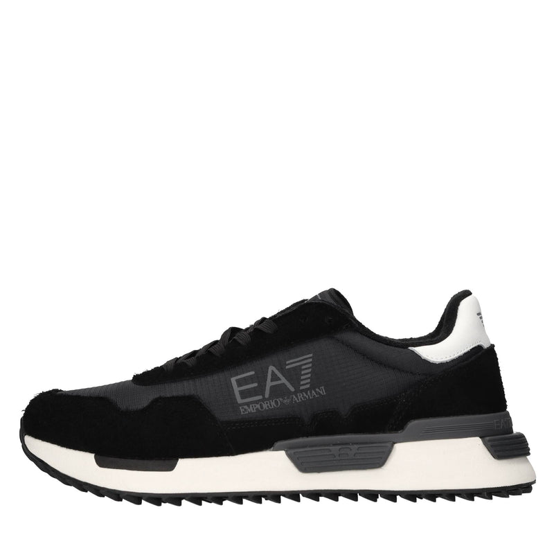 Sneakers in camoscio e tessuto 