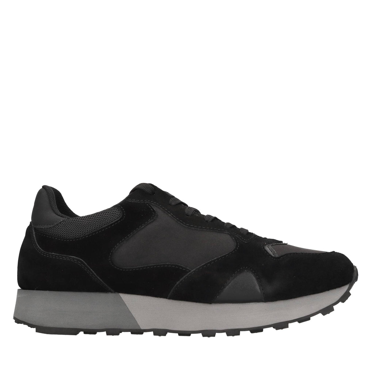 Sneakers in camoscio e tessuto 