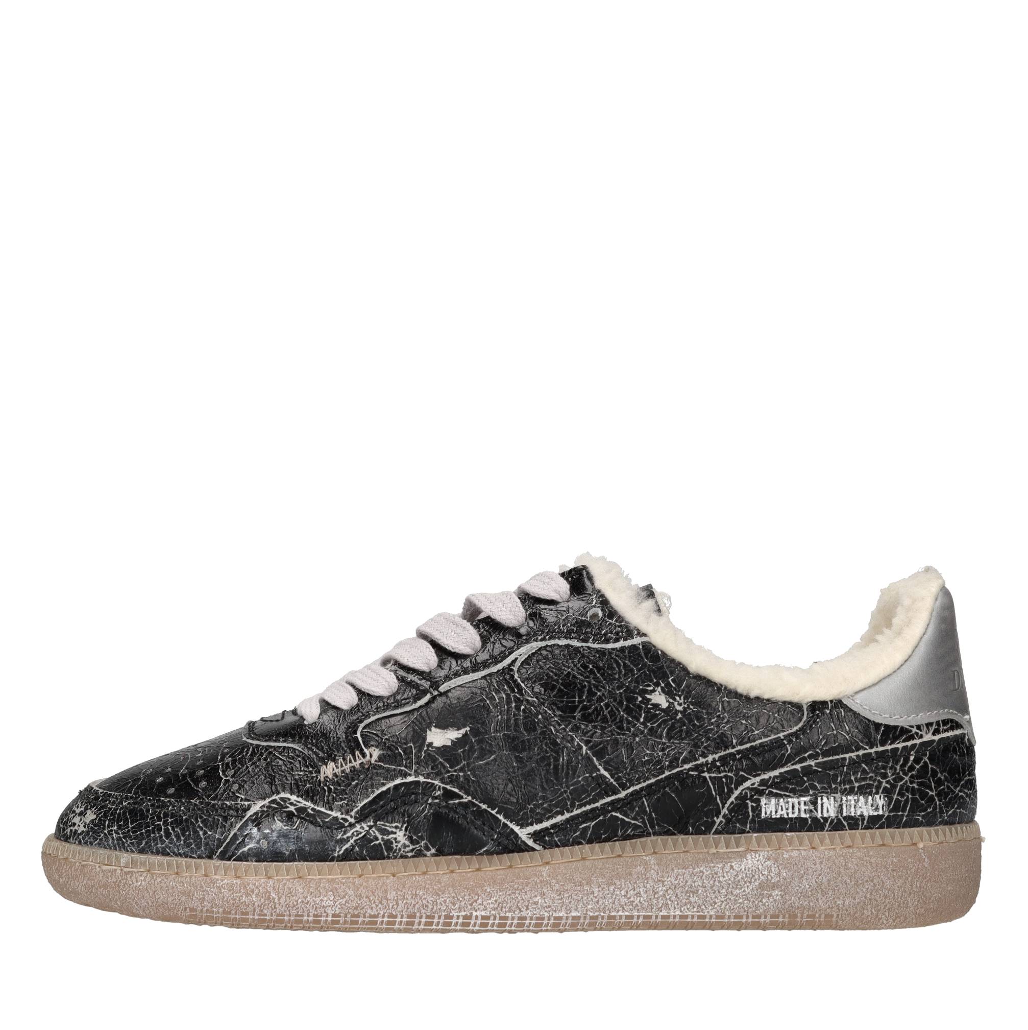 Sneakers in pelle effetto vintage 