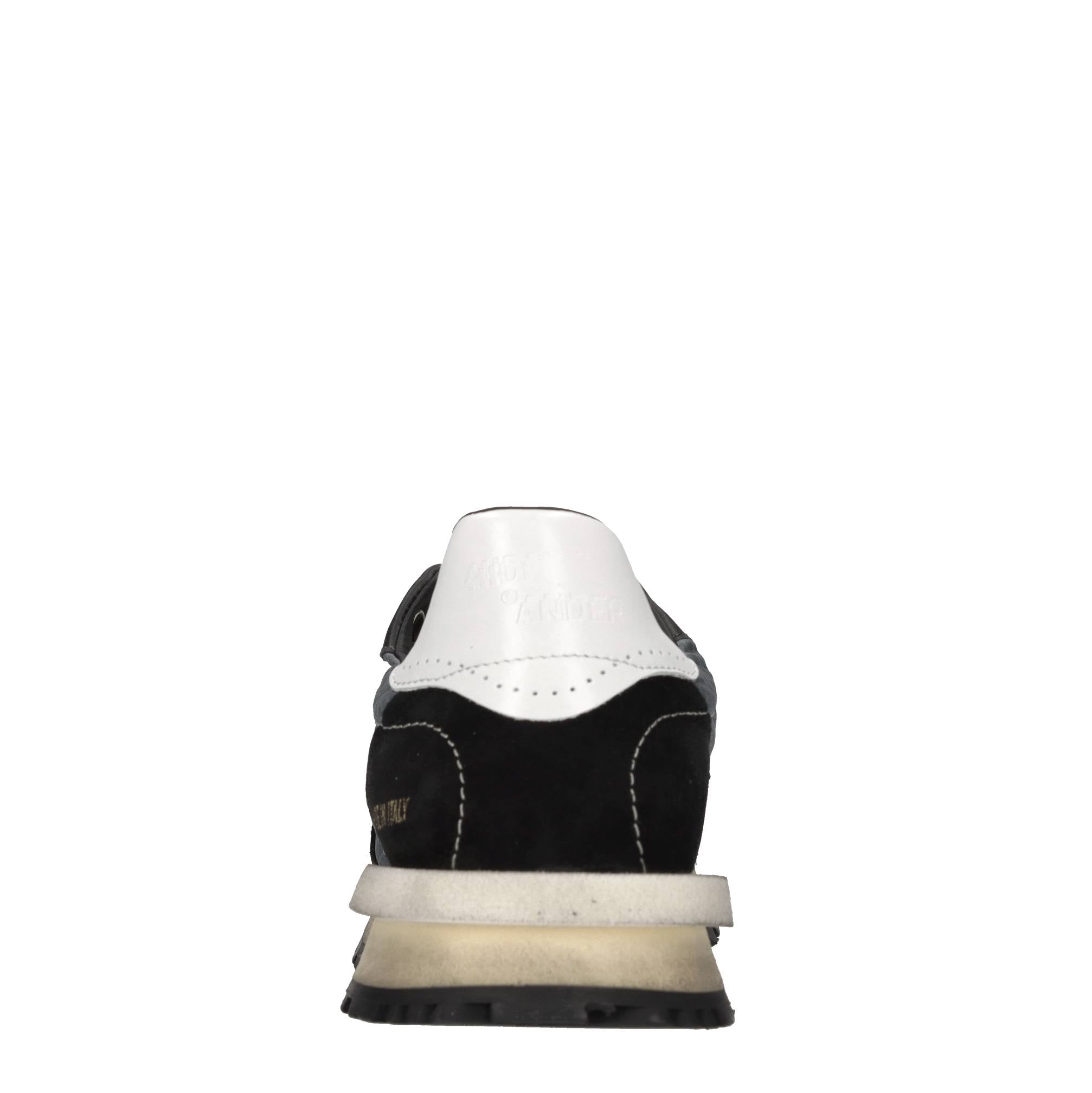 Sneakers in pelle, camoscio e tessuto tecnico 