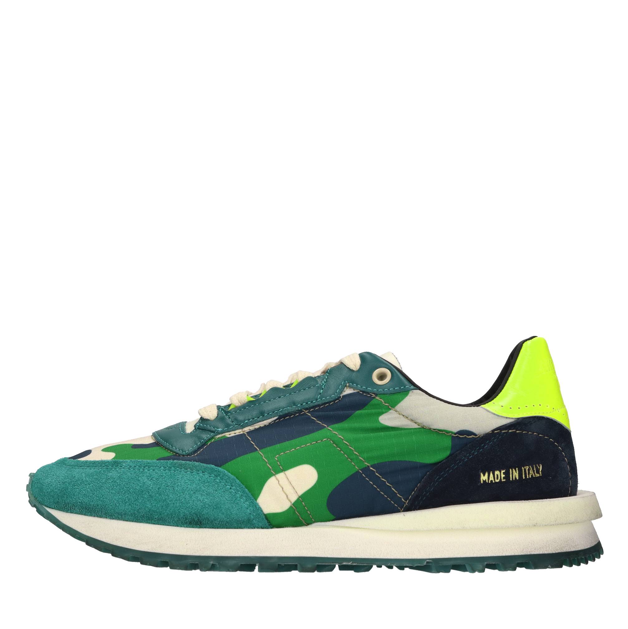 Sneakers in pelle, camoscio e tessuto tecnico 
