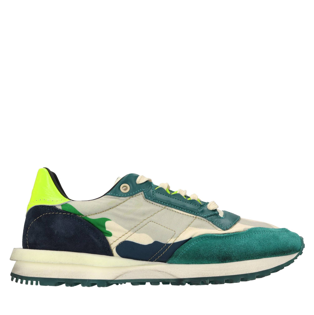 Sneakers in pelle, camoscio e tessuto tecnico 
