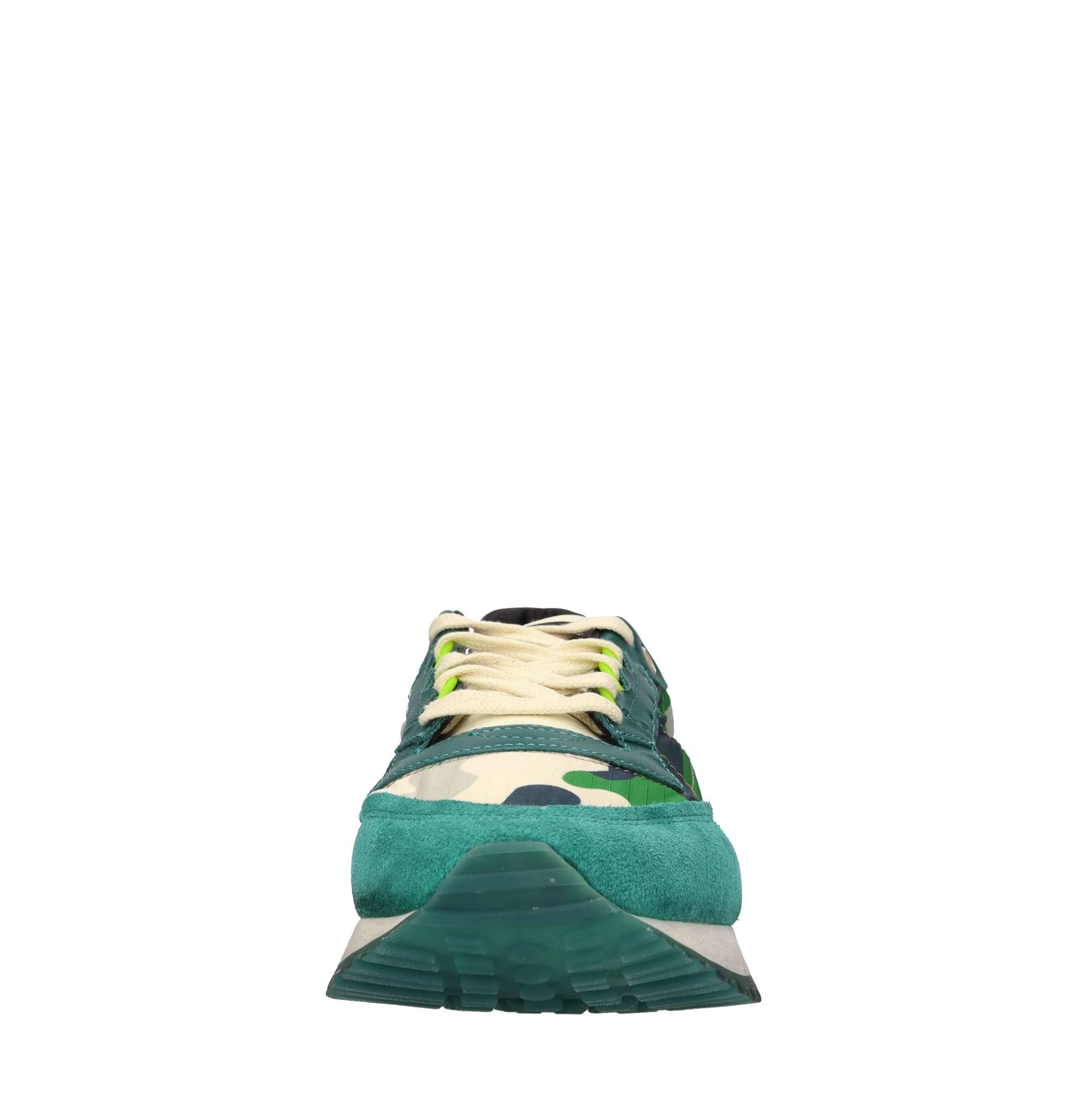 Sneakers in pelle, camoscio e tessuto tecnico 