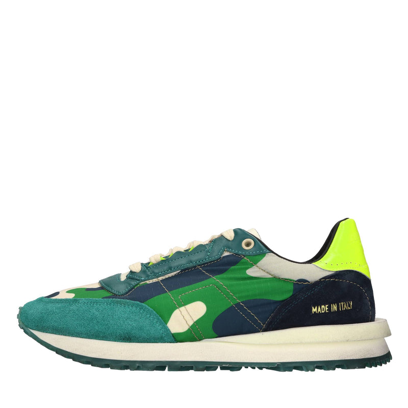 Sneakers in pelle, camoscio e tessuto tecnico 