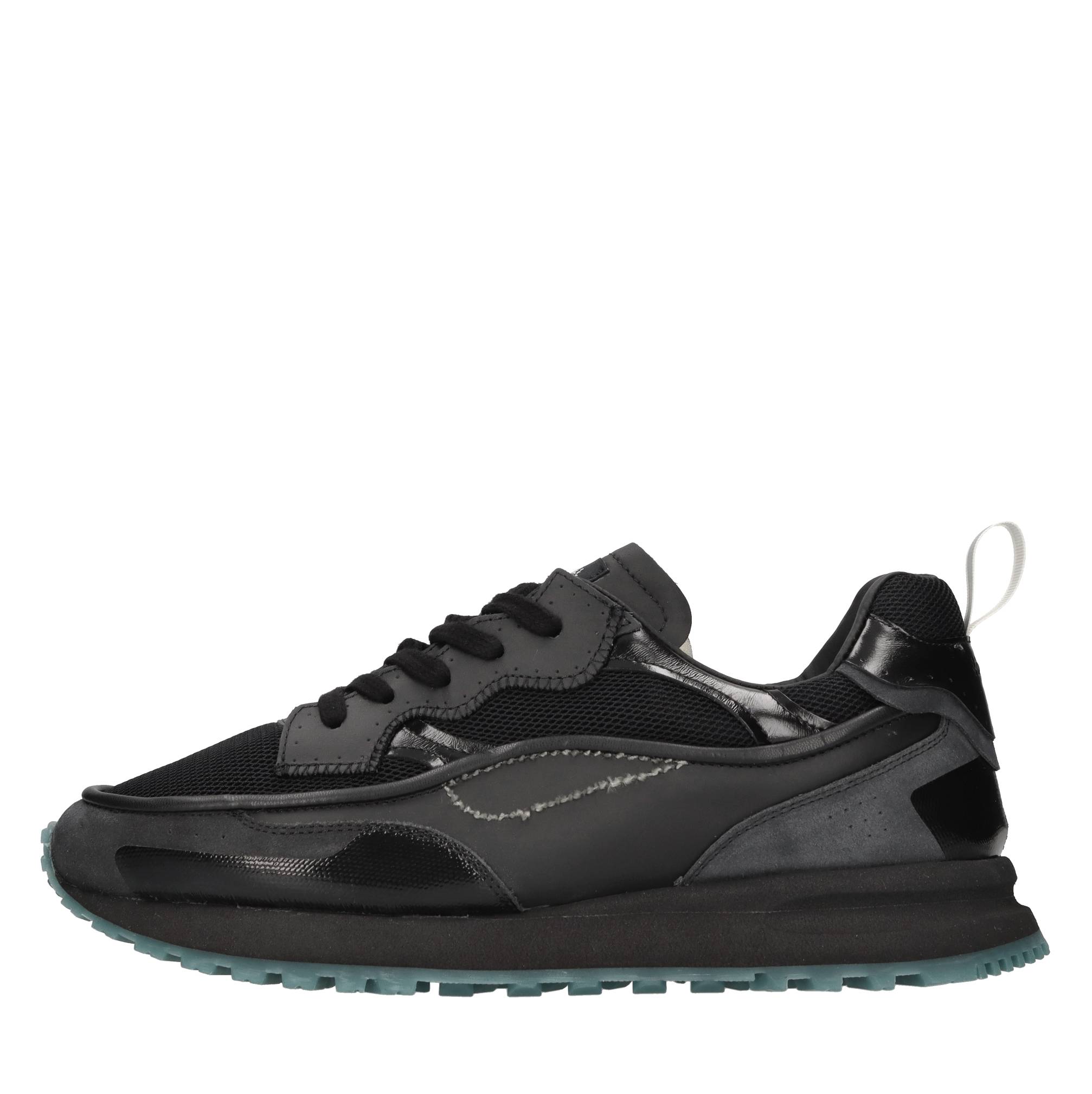 Sneakers in pelle e tessuto 
