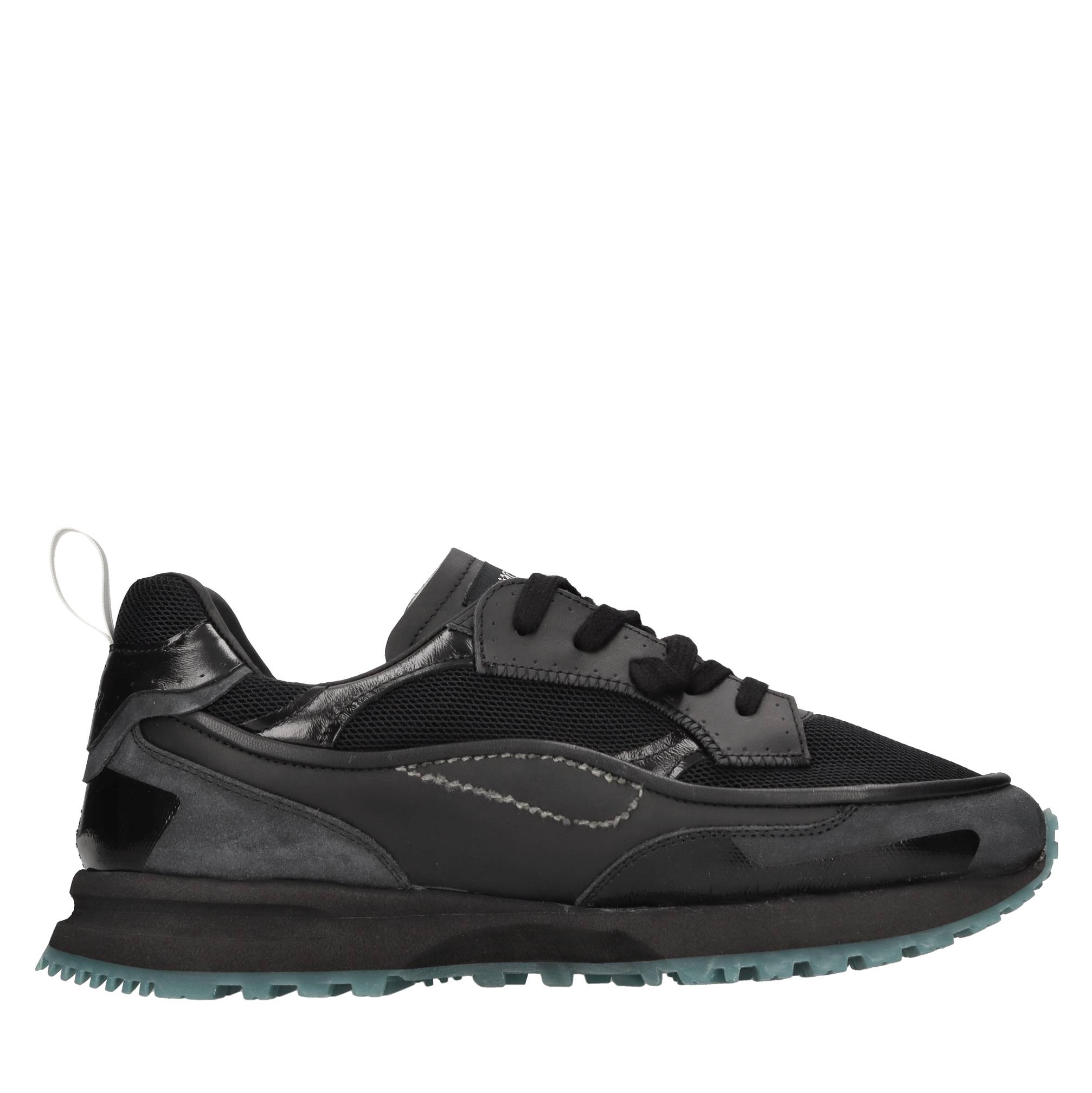 Sneakers in pelle e tessuto 
