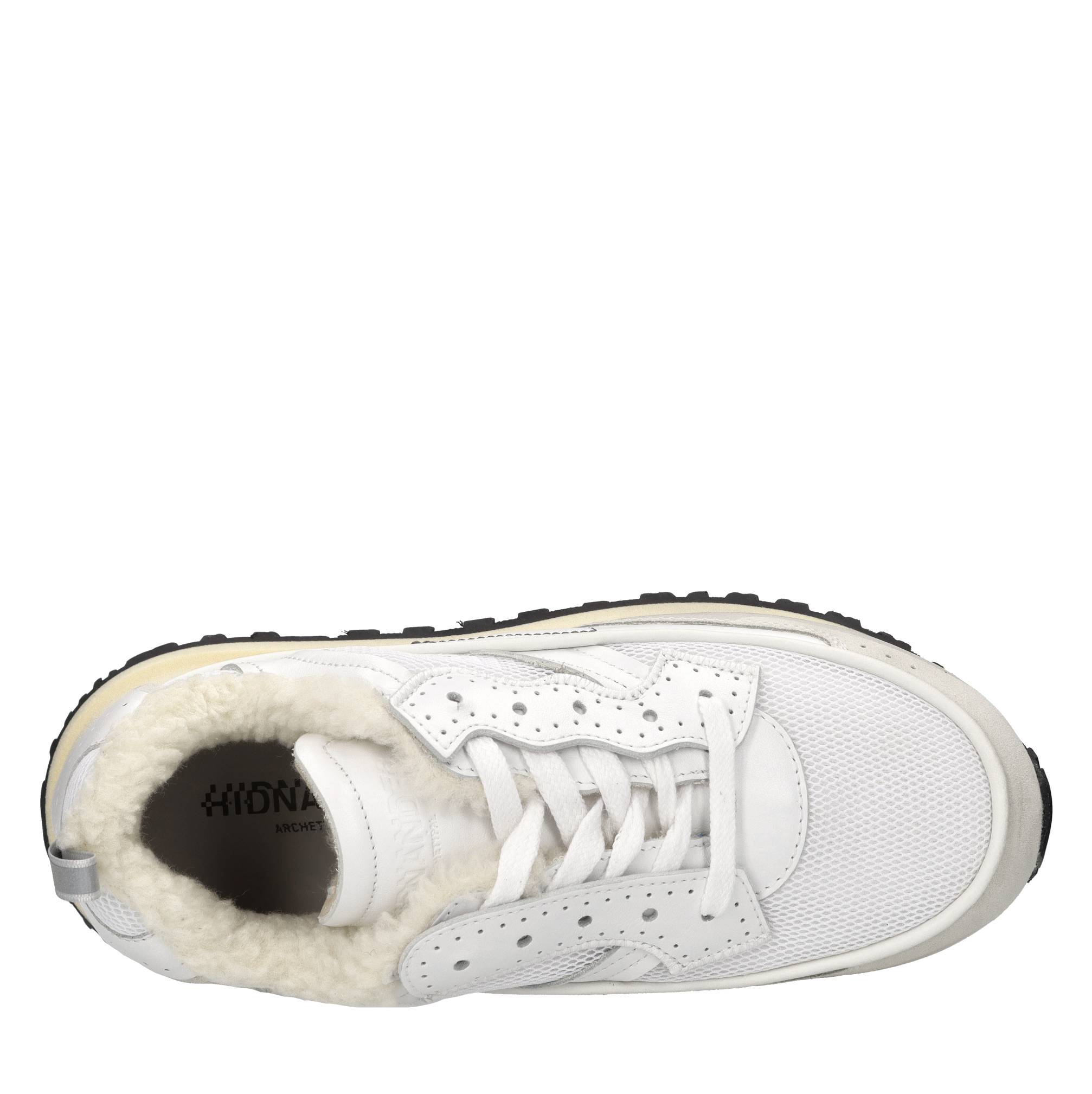 Sneakers in pelle e tessuto 