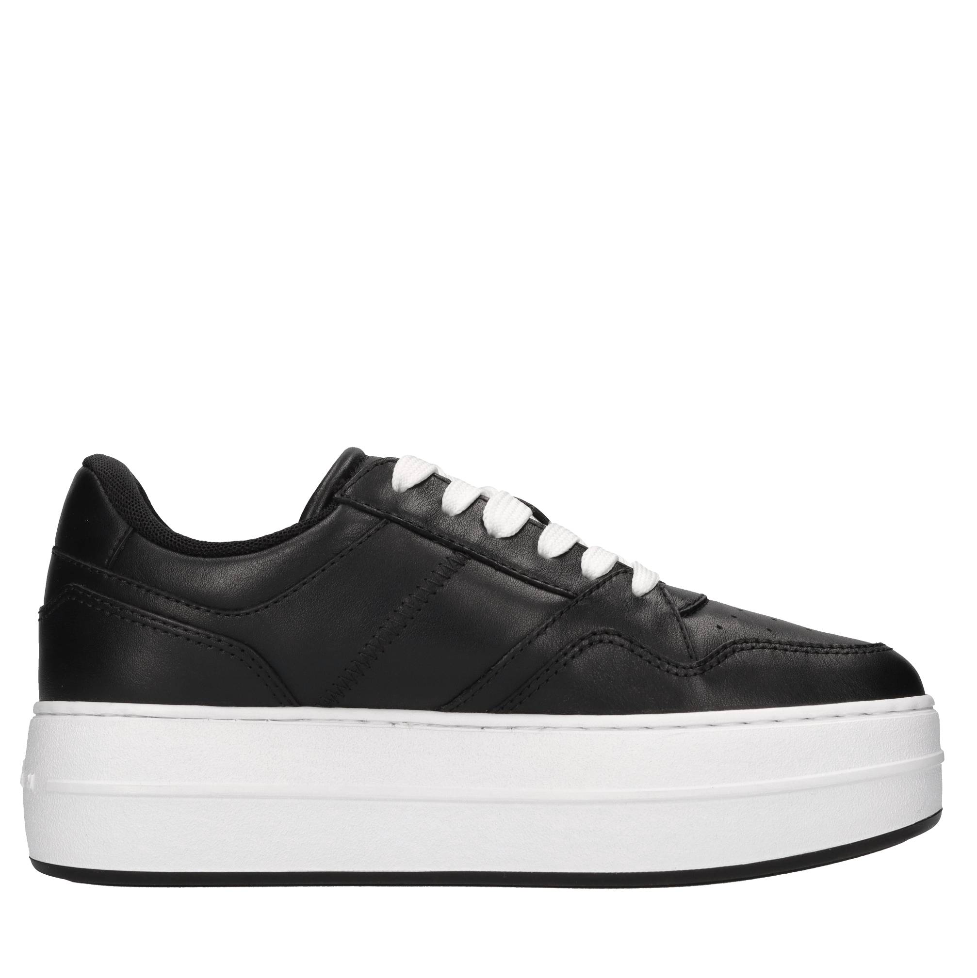 Sneakers in pelle 