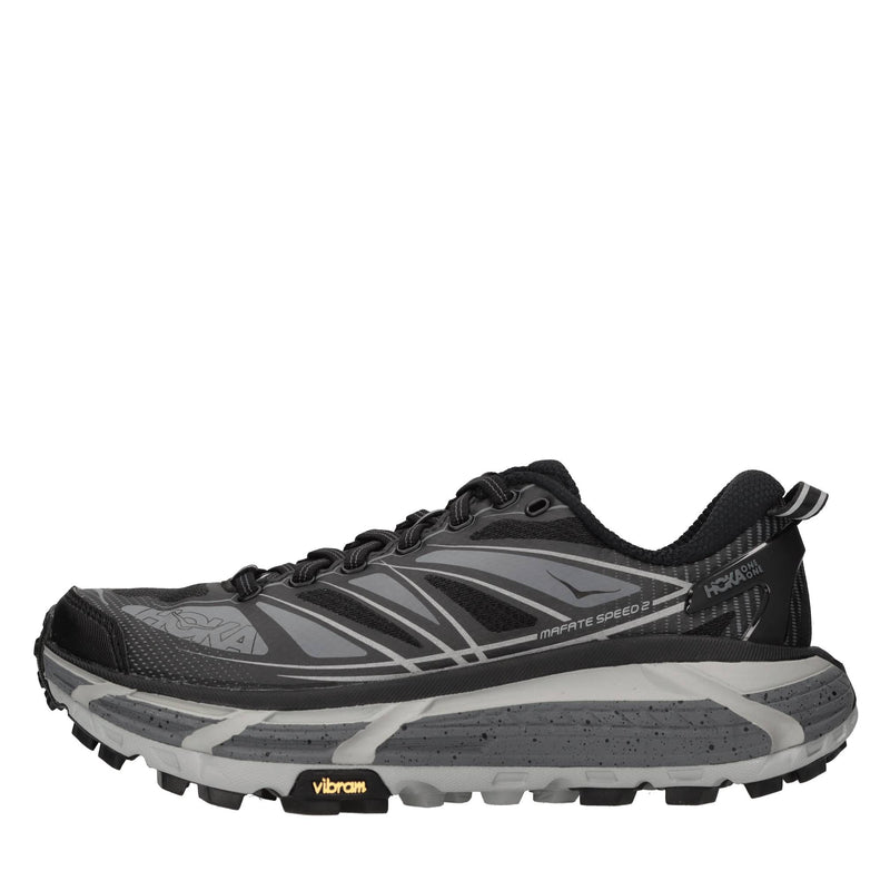 Sneakers in tessuto e altre materie 
