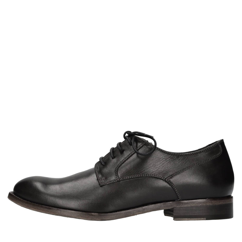 Stringate in pelle 