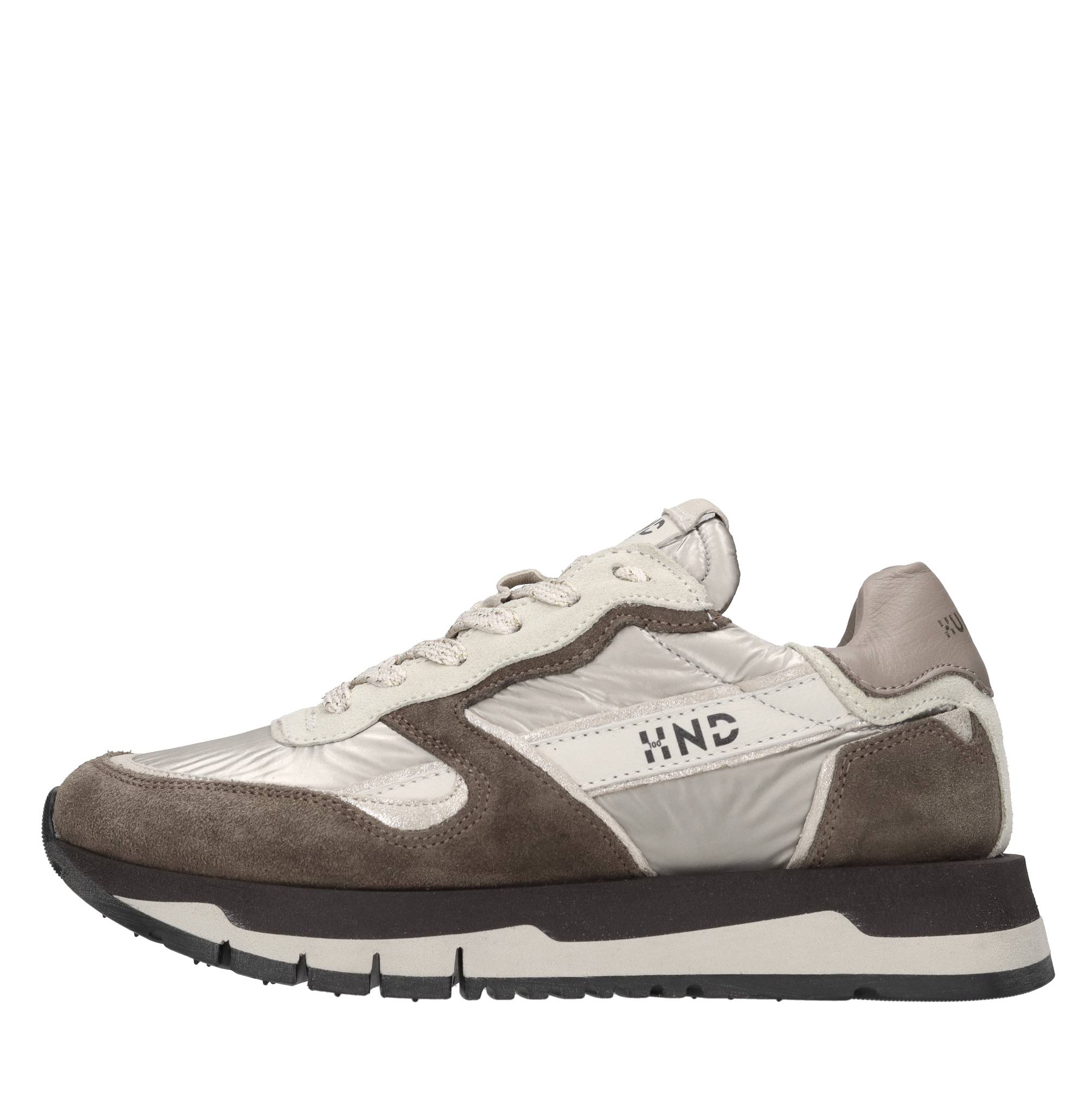 Sneakers in camoscio pelle e tessuto 