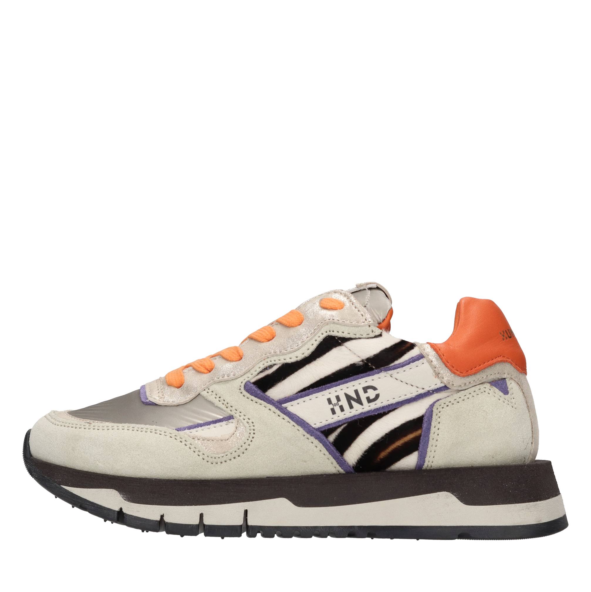 Sneakers in camoscio cavallino e tessuto 