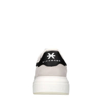 Sneakers in pelle,ecopelle e tessuto 