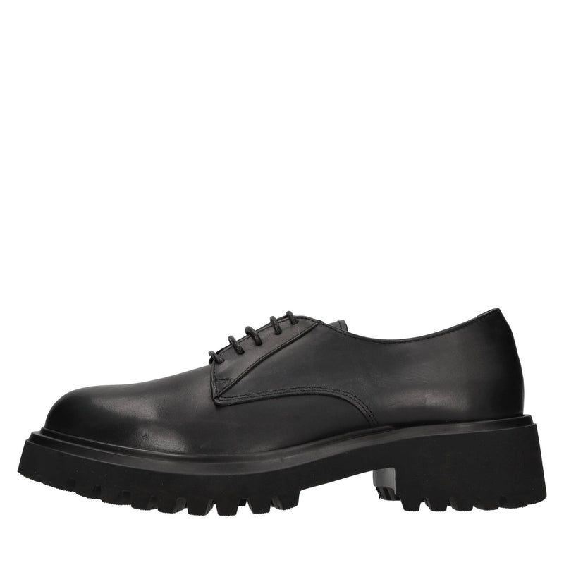 Stringate in pelle 