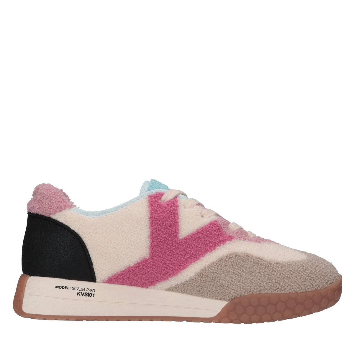Sneakers in tessuto e altre materie 