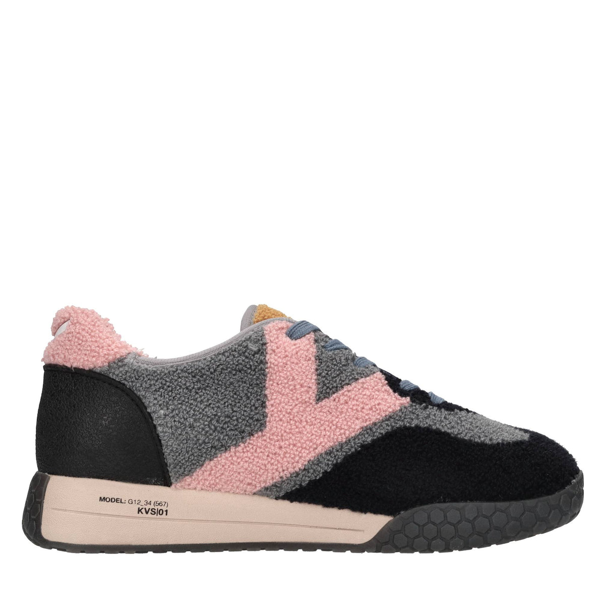 Sneakers in tessuto e altre materie 