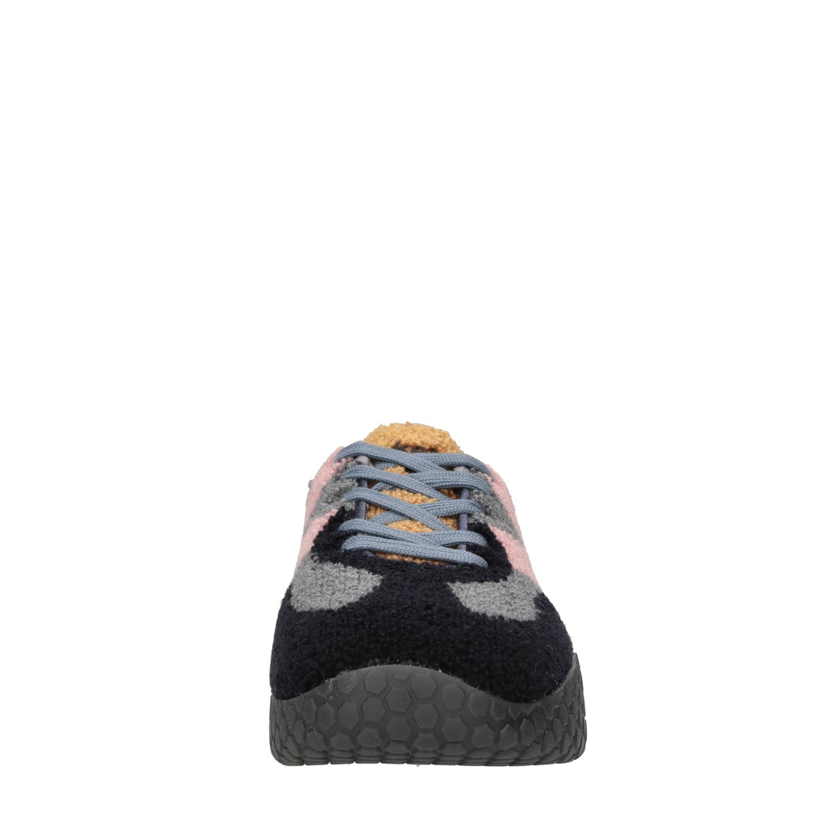 Sneakers in tessuto e altre materie 