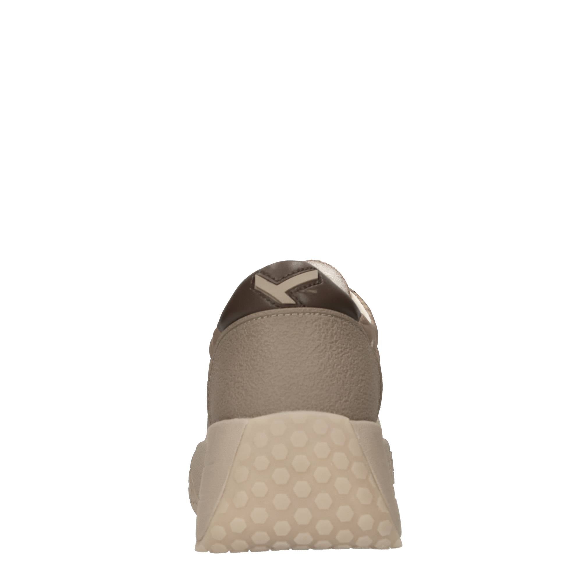 Sneakers in camoscio, tessuto e altre materie 